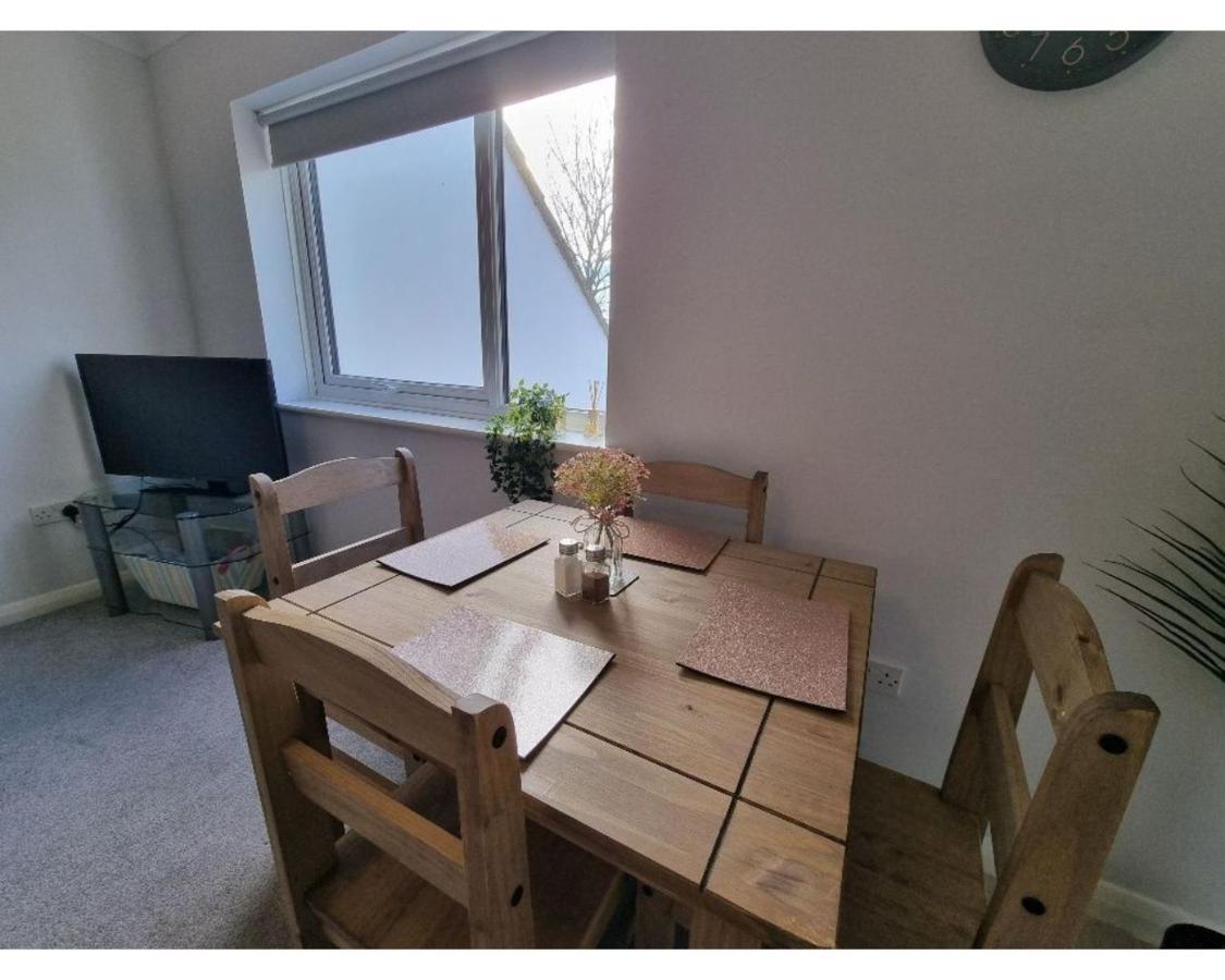 Canal Side Retreat - 2 Bedroom Apartment Heybridge  Exterior photo
